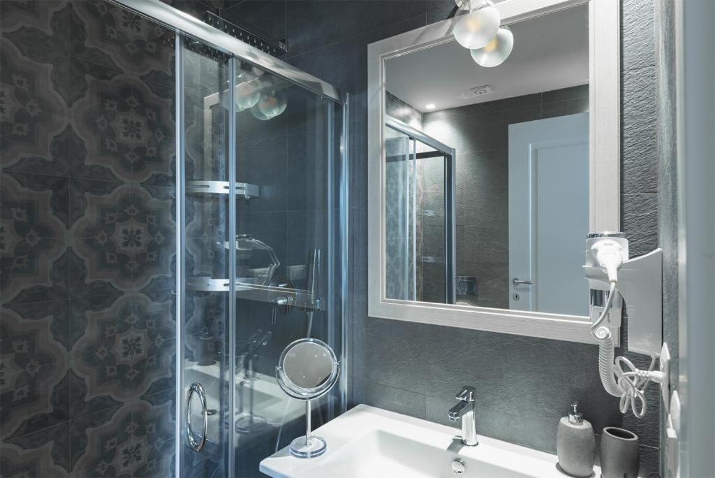 New Born Hotel โรม ภายนอก รูปภาพ